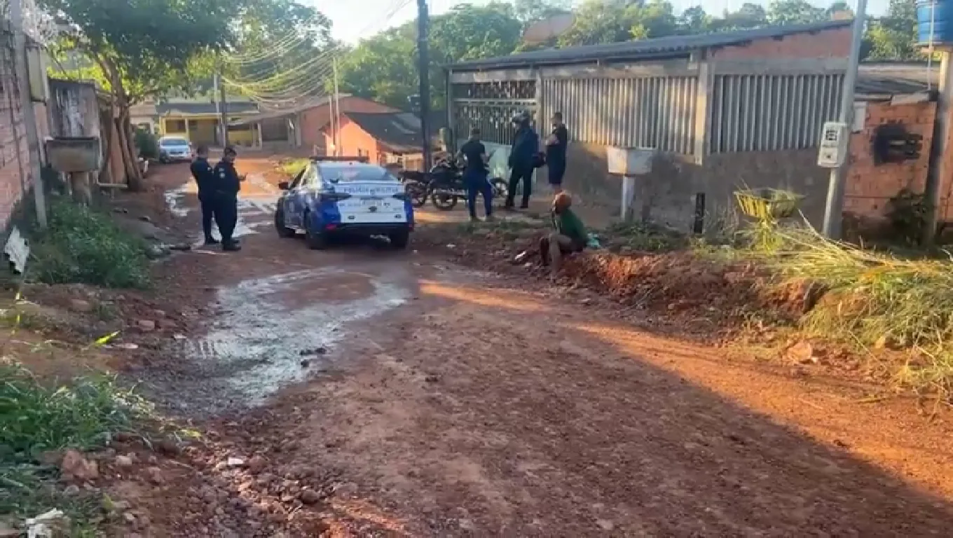 ESPANCADO - Foragido suspeito de homicídio é amarrado e espancado por populares na zona Sul de Porto Velho 


